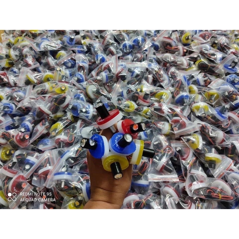 Xi Nhan Led Muti Có Đế Led Đủ Màu