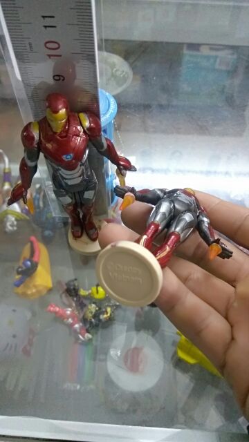 Mô hình nhựa chính hãng. Giá 40k