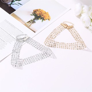 Vòng cổ choker cá tính.