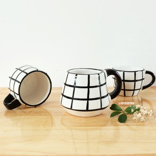 Ly cốc tách cà phê gốm hoạ tiết caro trắng đen có quai - Checkered ceramic cup