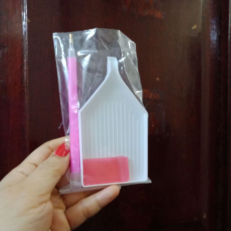 THƯỚC LÀM TRANH ĐÍNH ĐÁ SIÊU THẲNG, DỤNG CỤ LÀM TRANH ,GẠT ĐÁ ,HỘP ĐỰNG ĐÁ, CÂY LĂN ĐÁ , SÁP ĐÍNH ĐÁ , BỘ KHAY