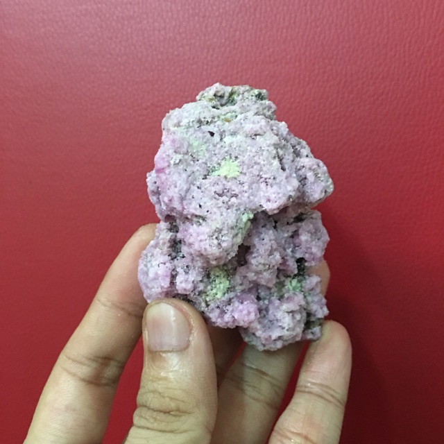 Khối ruby tự nhiên
