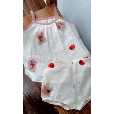 Bộ đồ 2 dây vải xô muslin thoáng mát ngày hè cho bé gái