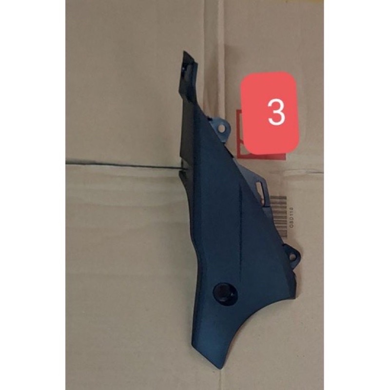 Nhựa nhám nẹp trong cánh bửng Winner X V2 hãng