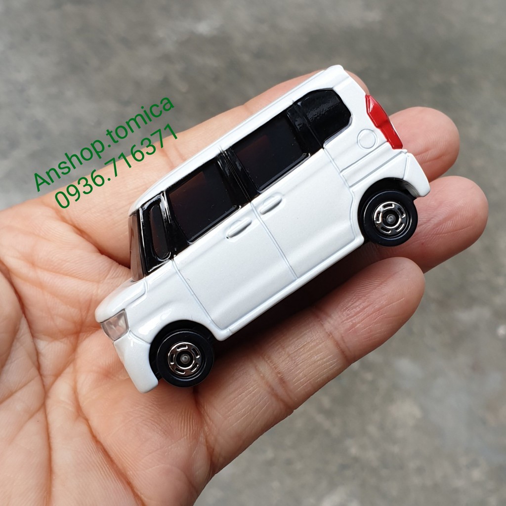 Mô hình xe H.Da màu trắng mở được cốp sau tomica Nhật Bản No106