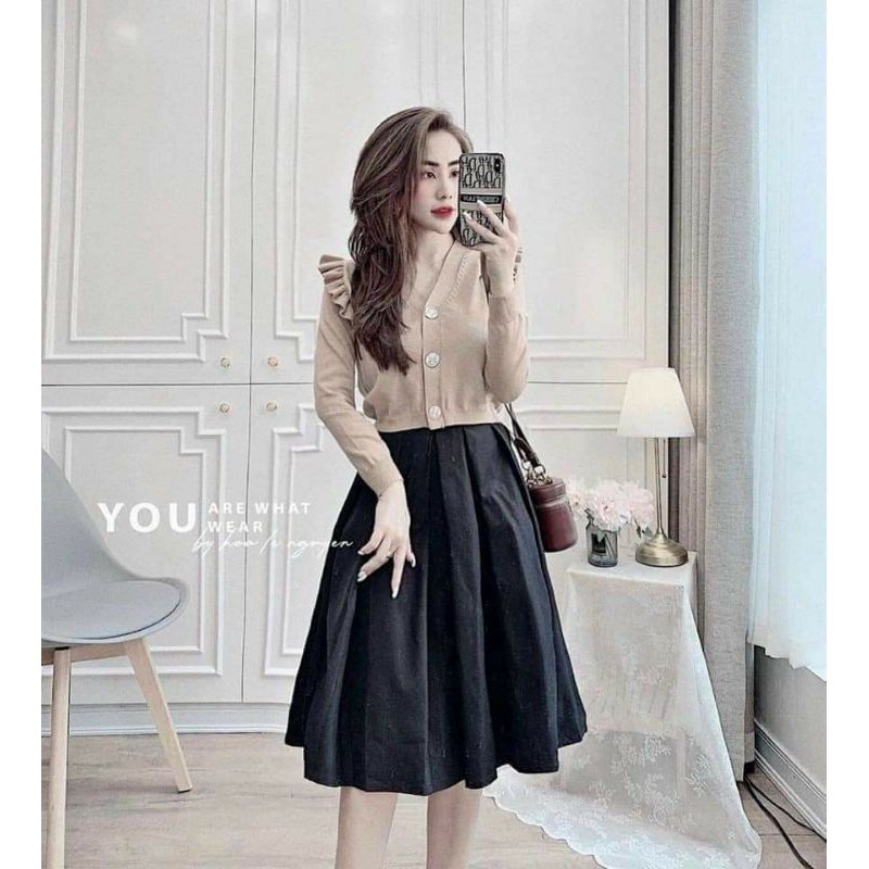 Áo khoác len viền tay bèo