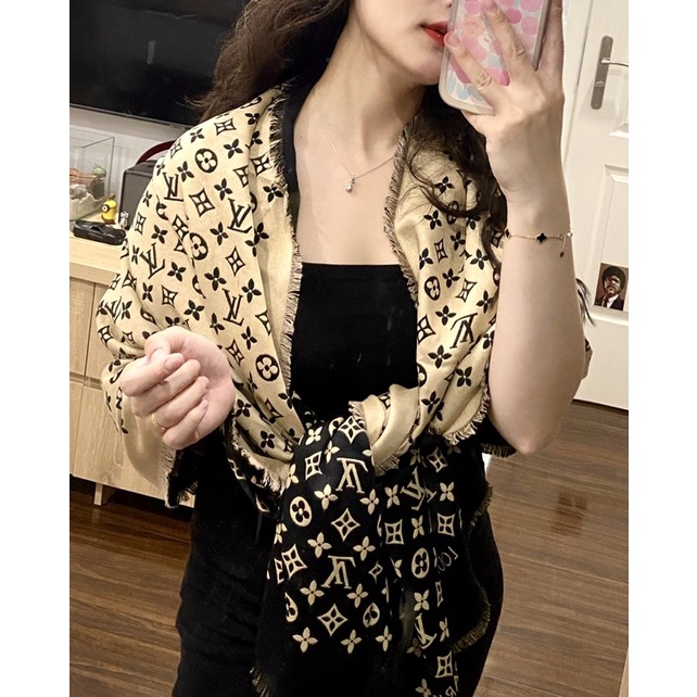 Khăn choàng LV 2 màu