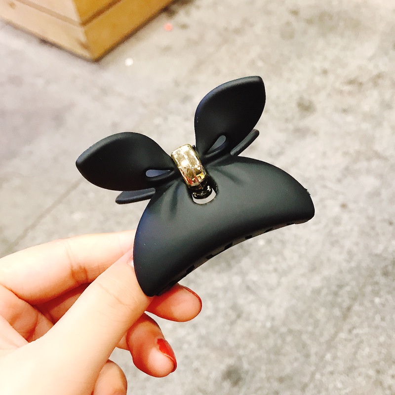 Kẹp tóc phối nơ xinh xắn cho nữ