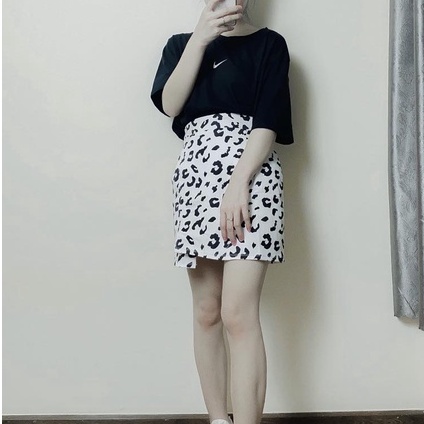 Chân Váy Ngắn Chữ A Họa Tiết Beo, Dáng Công Sở, Áo Phông Đen Freesize dưới 58kg | BigBuy360 - bigbuy360.vn
