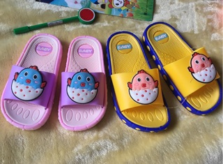 Dép bé trai hình gà con siêu cute
