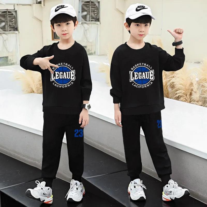Set bộ quần áo thu đông dành cho bé trai 14-45kg . Chất liệu vải đẹp, đường may kỹ.