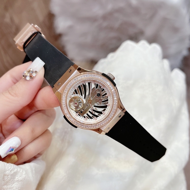 Đồng hồ nữ Hanboro TẶNG kèm lắc tay hoa .