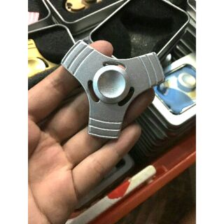 [XẢ HÀNG] CON QUAY 3 CÁNH FIDGET SPINNER COMPASS