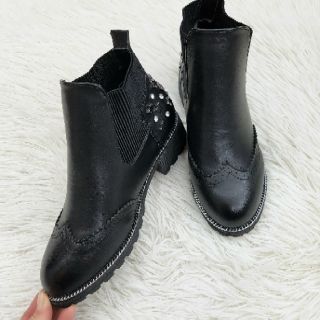 Bốt bệt đính đá