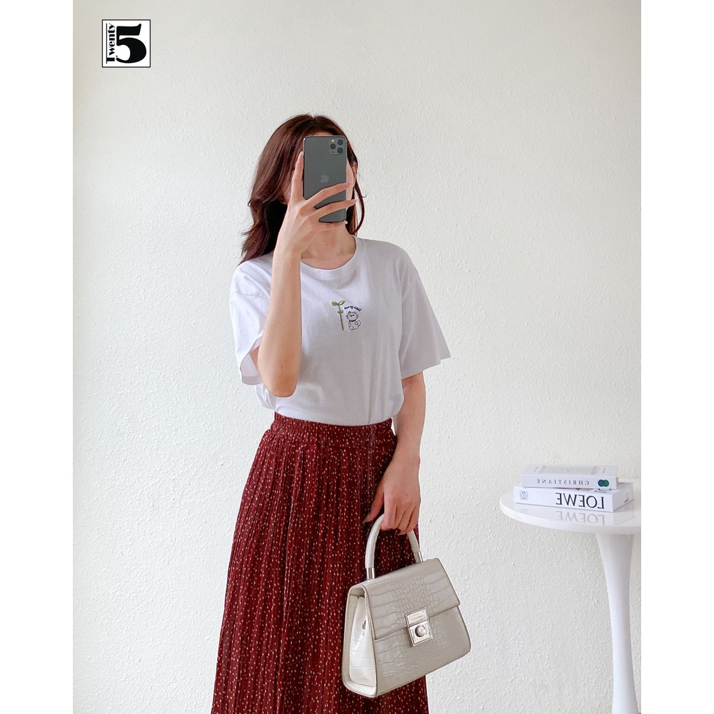 Áo thun phông nữ form vừa thêu chữ Twentyfive 4075