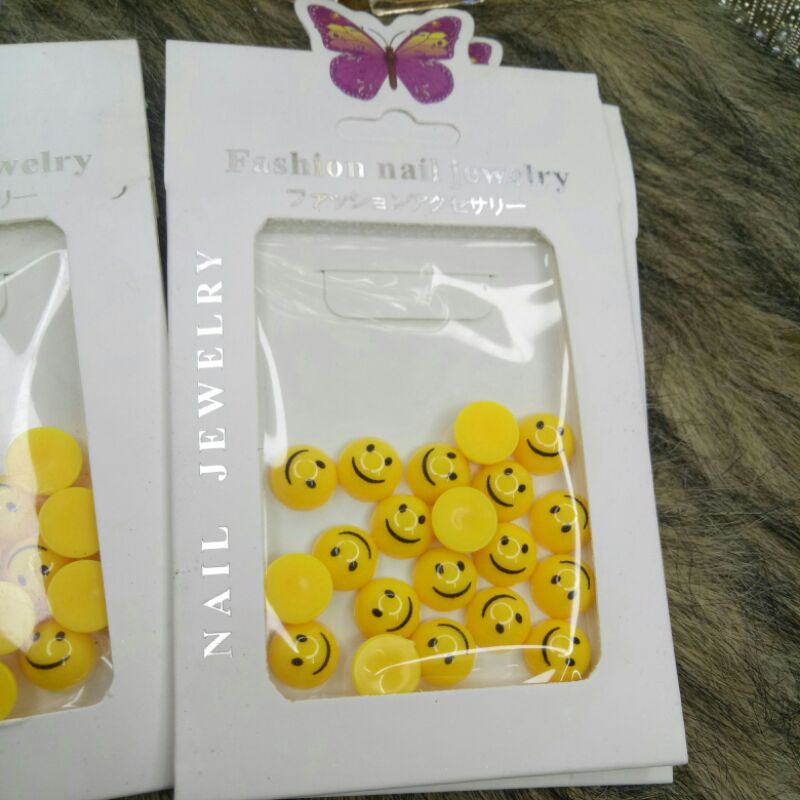 Set charm hình mặt cười gắn móng