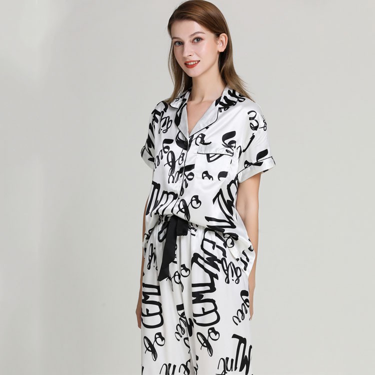 Bộ đồ ngủ lụa satin tay ngắn in họa tiết xinh xắn thời trang cho nữ