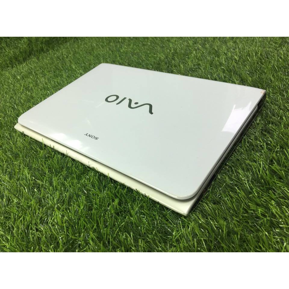 Laptop mini Sony vaio SVE11 E2-1800 Ram 4gb HDD 320gb cạc rời ~2gb màn 11.6".zin tặng fui chuột không dây,túi thời trang