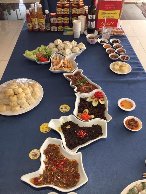 Bộ đĩa bày đồ ăn hình chữ S Việt Nam