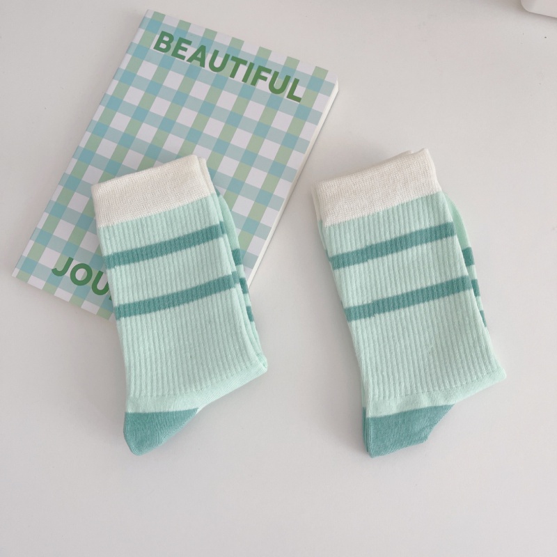 Vớ thể thao cổ cao kẻ sọc màu xanh bạc hà phong cách Hàn Quốc cho nữ