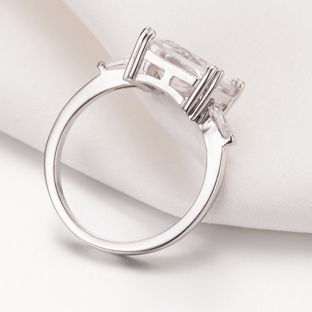 Nhẫn Đính Hôn Đính Đá Zircon Vuông Tinh Tế Cho Nữ