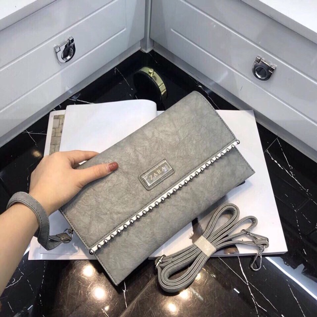 ZARA BASIC CLUTCH Size 28cm. COVERCLOTHING 50A Nam ngư, hoàn kiếm, hà nội. Hàng chuẩn đẹp, xịn đét