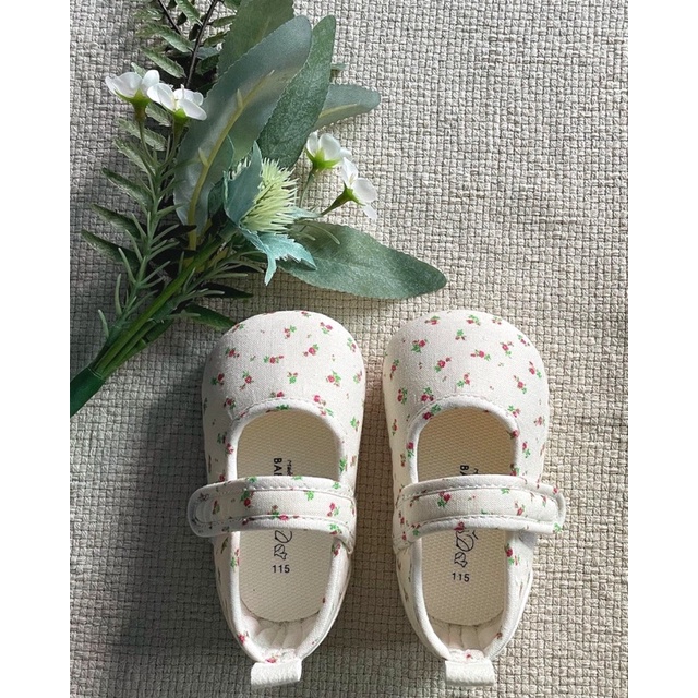 Giày tập đi cho em bé size 115