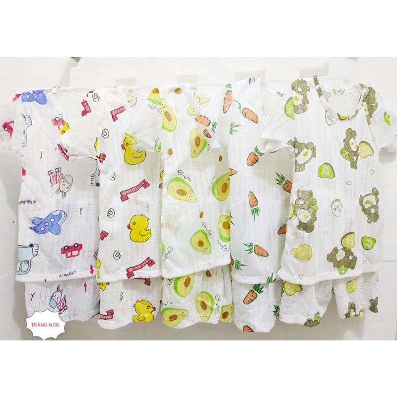 Bộ quần áo Cotton giấy cộc tay màu trắng họa tiết dễ thương cho bé
