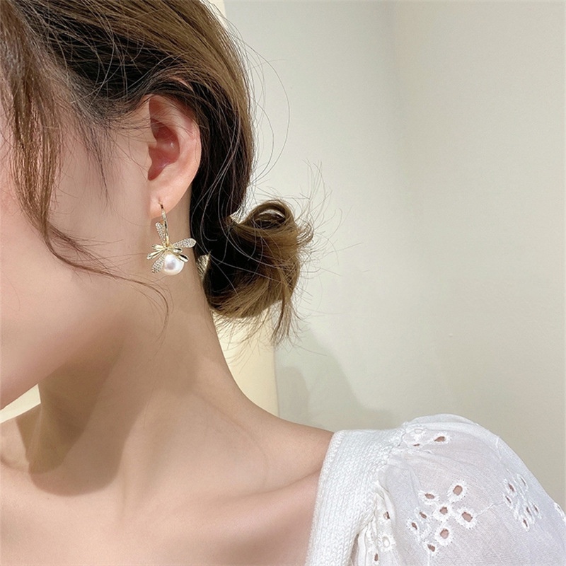 Khuyên tai xi mạ bạc 925 hình hoa phối ngọc trai nhân tạo đơn giản thời trang