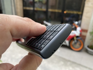 Điện thoại Sony Ericsson Cedar J108i