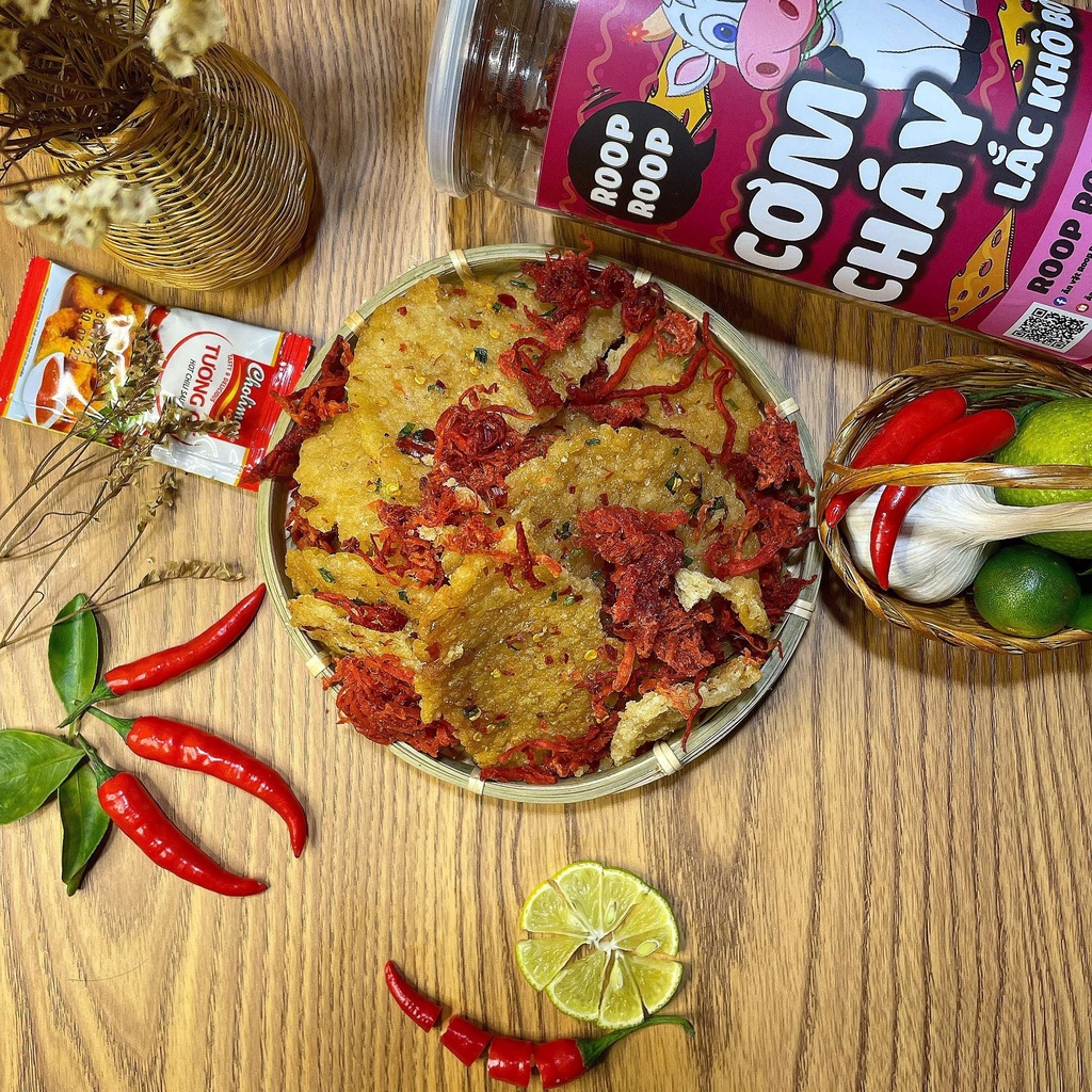 Cơm cháy lắc khô bò 300G ROOPROOP chiên mắm hành giòn thơm đồ ăn vặt viêt nam an toàn vệ sinh thực phẩm | BigBuy360 - bigbuy360.vn