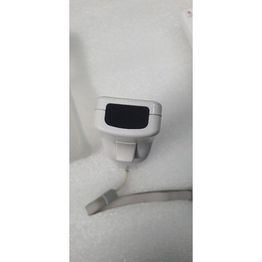Tay Wii remote màu trắng