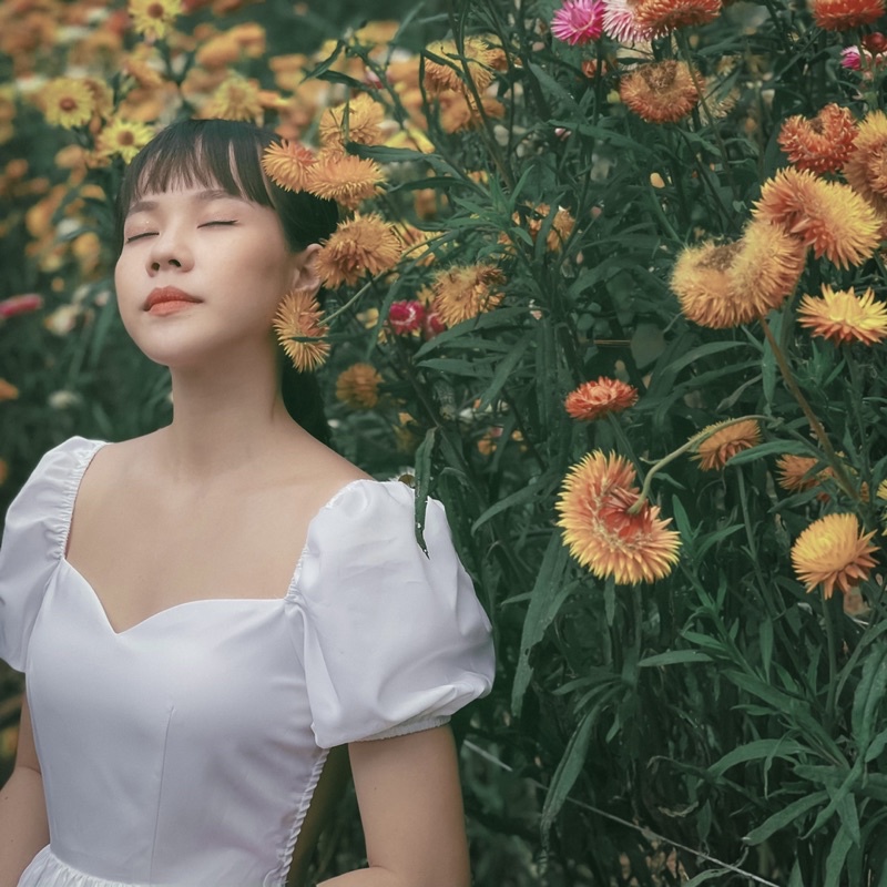 Đầm xoè tay phồng màu trắng Tuxilover - Mini Dress | BigBuy360 - bigbuy360.vn