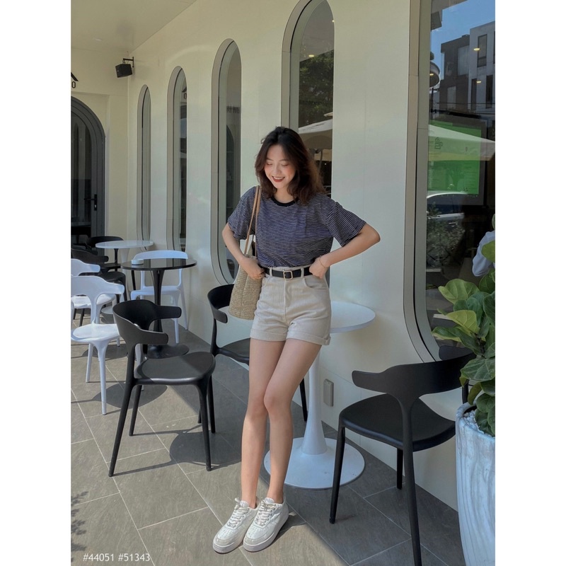 Áo thun kẻ ngang mảnh