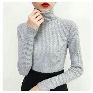 Áo len gân cao cổ.