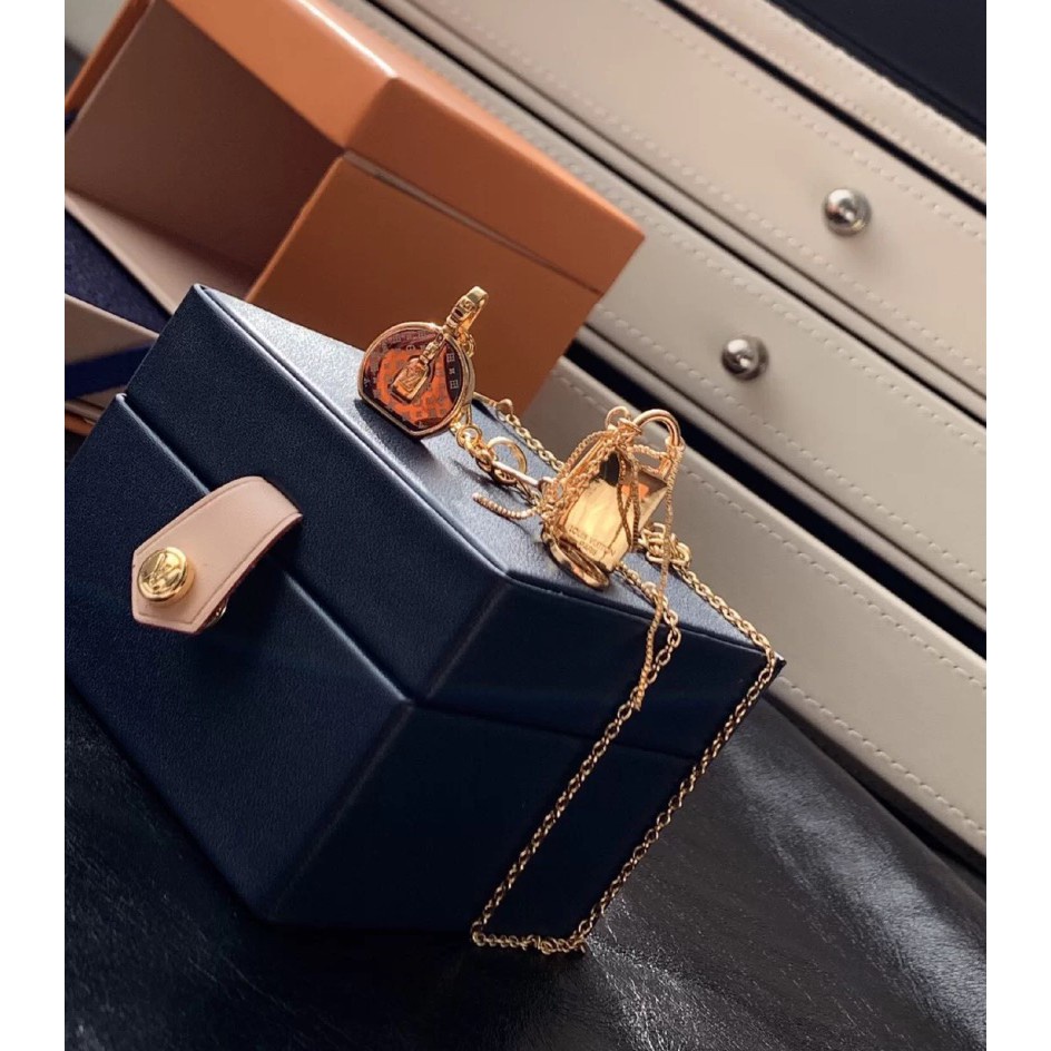 (MớI) Dây ChuyềN Mạ VàNg / BạC 18k HìNh Chữ Xinh XắN