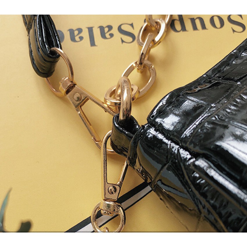 Túi kẹp nách nữ vân da cá sấu bóng Hottrend- KARA 257 | BigBuy360 - bigbuy360.vn