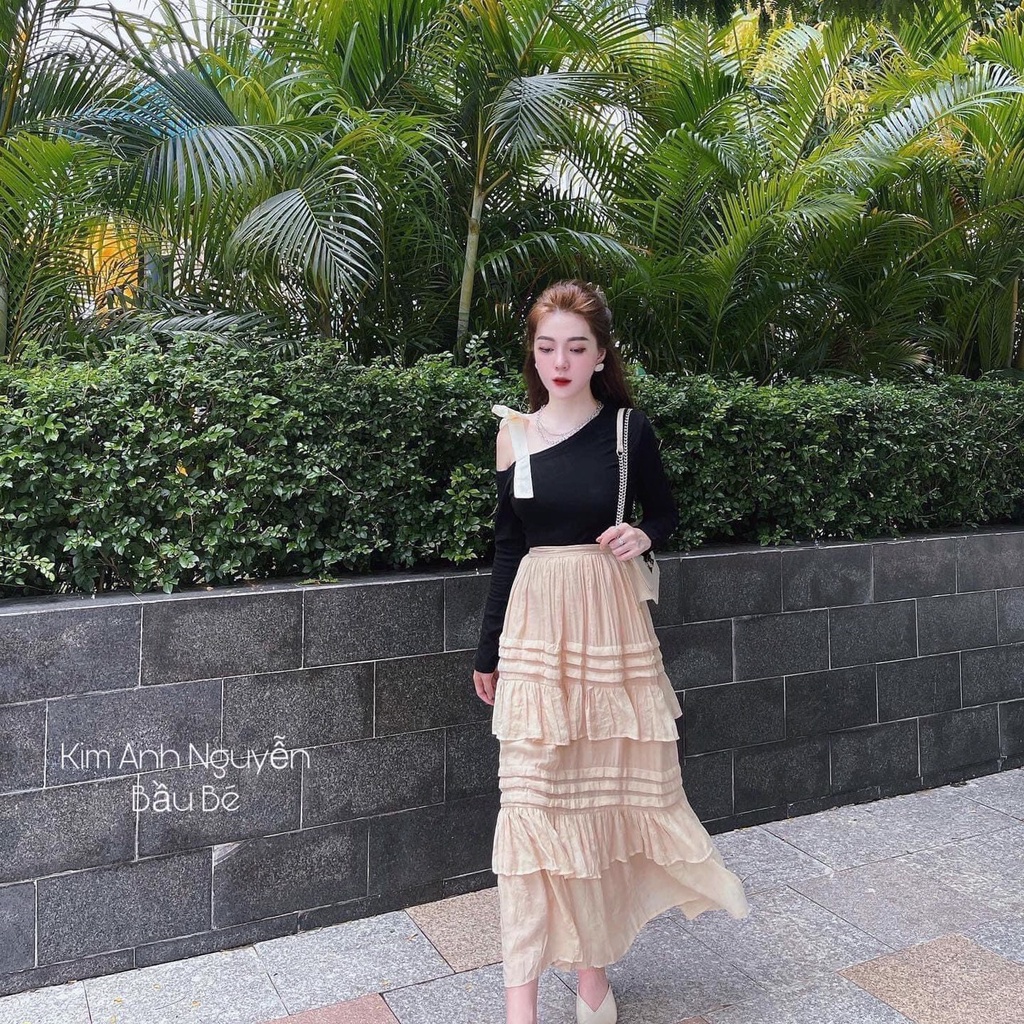 Set áo thun lệch vai nơ mix chân váy be tầng xoè