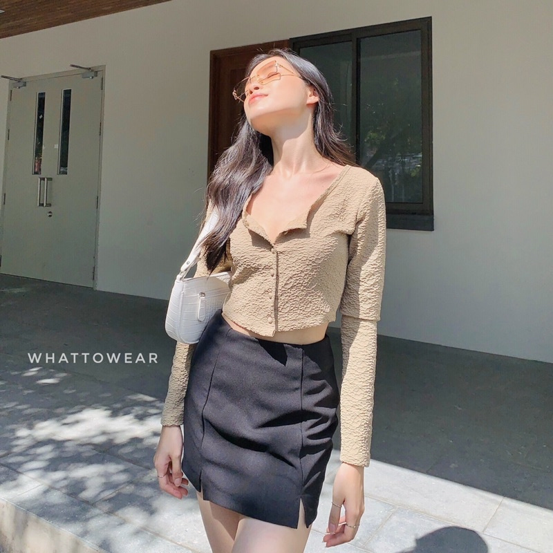 Áo cardigan croptop cúc bọc vải dập nổi - by Whattowear
