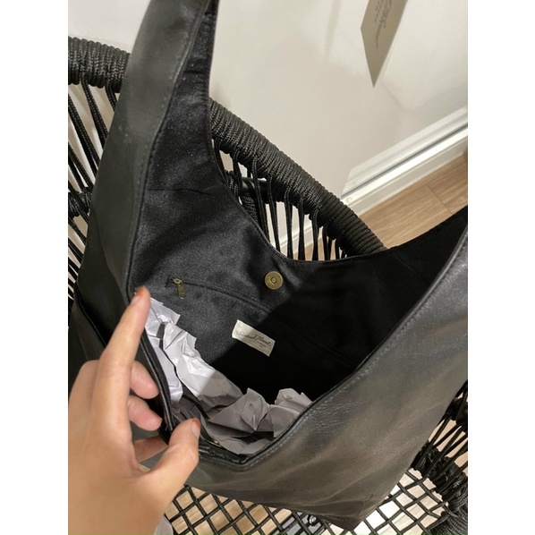 TNS-Túi tote quai liền da mềm Univerzal tote bag-màu đen