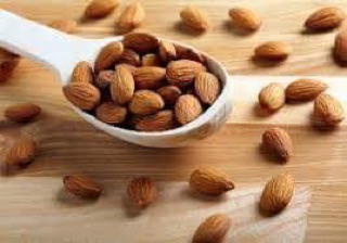 Hạnh nhân làm sữa, bánh