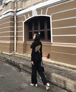 set áo hở lưng và quần tây đen