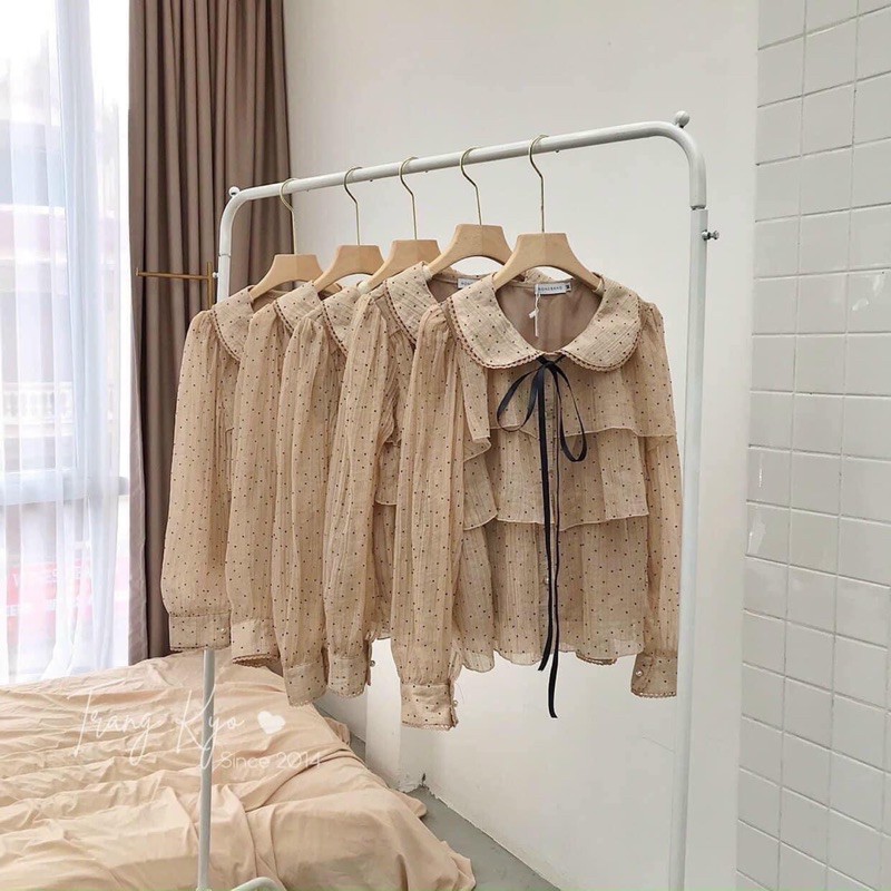 Áo bèo tầng chấm bi cổ sen (135k) | BigBuy360 - bigbuy360.vn