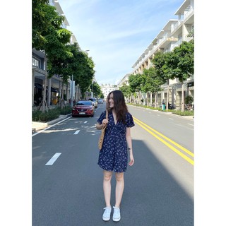 Jump hoa cổ V nút bọc