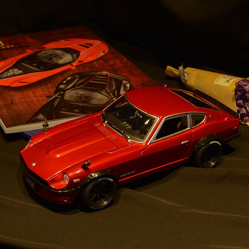 Mô Hình Xe Ô Tô Nissan 1971 Datsun 240z Tỉ Lệ 1: 18