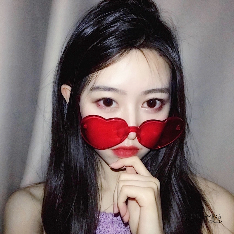 Kính Mát Hình Trái Tim Phong Cách Retro Thời Trang Độc Đáo
