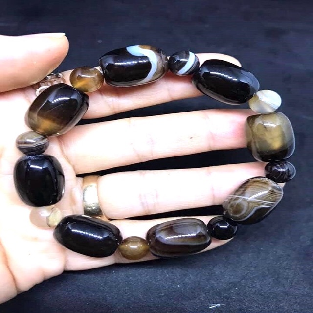 Vòng tay lu thống vân đen thu tài hút lộc