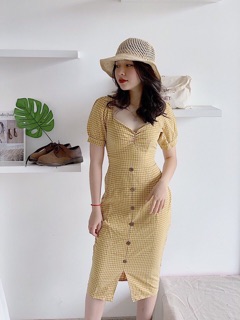 Đầm Caro Nút Gỗ Nhún Ngực