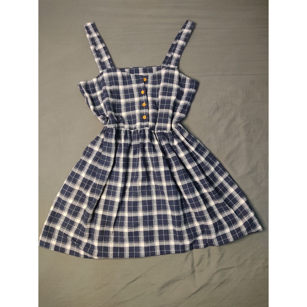 Váy dây kẻ caro dáng ngắn babydoll phong cách trẻ trung, năng động