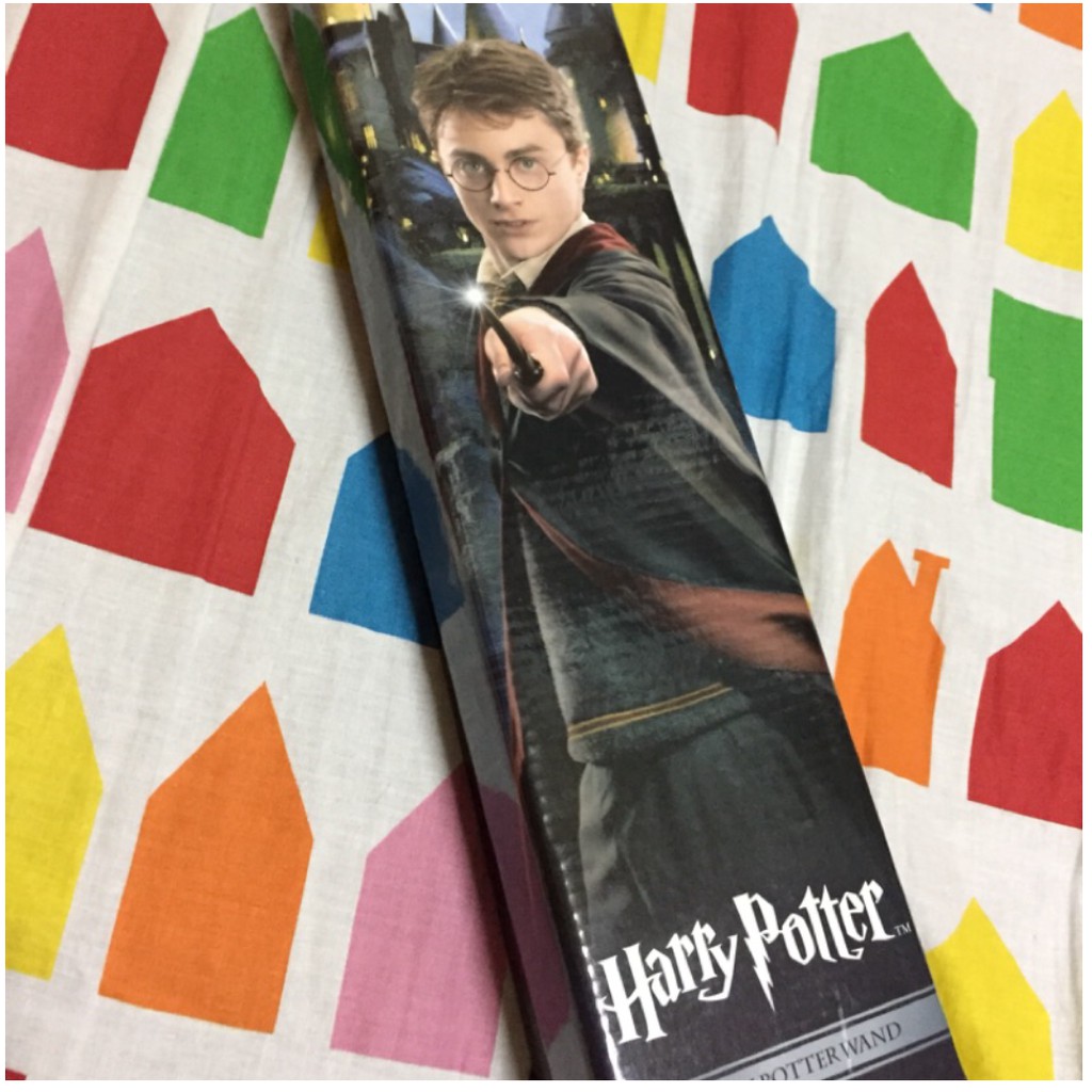 Cây đũa phép Harry Potter sẽ phát sáng Phiên bản không phổ quát